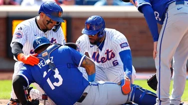 MLB: Salvador Pérez abandona el juego contra los Mets tras un fuerte golpe (+Video)