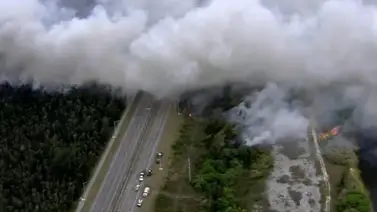 Autoridades cierran avenidas en Miami-Dade ante tensa situación ambiental Autoridades cierran avenidas en Miami-Dade ante tensa situación ambiental