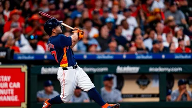 MLB: José Altuve desata la locura en Houston con este peculiar batazo (+Video)