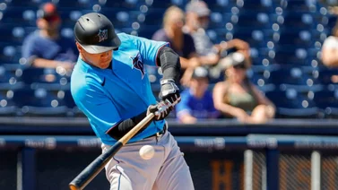 MLB: ¡Puro poder! así el pelotero abucheado por la fanaticada de Marlins desaparece la pelota (+video)