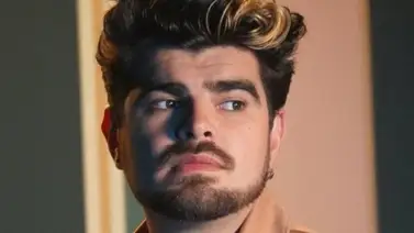 Jonathan Moly aborda las complejidades del amor con "Shein” Jonathan Moly aborda las complejidades del amor con "Shein”