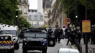 Hombre detenido tras intentar inmolarse en el consulado iraní de París Hombre detenido tras intentar inmolarse en el consulado iraní de París