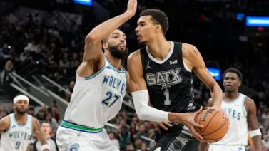 NBA: Victor Wembanyama se pelea con estas dos estrellas el premio Jugador Defensivo del Año