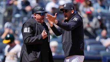 MLB: ¡Insólito! Aaron Boone es expulsado del juego de los Yankees por esta increíble razón (+Video)