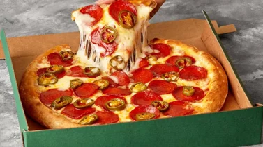 Compró una pizza y luego un ticket de lotería: No creerás lo que ocurrió