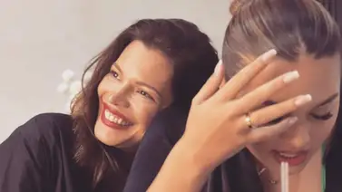 ¡Parecen hermanas! La hija de Mariángel Ruiz deslumbra con la misma belleza de su madre ¡Parecen hermanas! La hija de Mariángel Ruiz deslumbra con la misma belleza de su madre