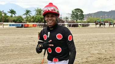 Aprendiz Deyker Acosta da esta línea para volver a ganar en el cierre del meeting (+Video) Aprendiz Deyker Acosta da esta línea para volver a ganar en el cierre del meeting (+Video)