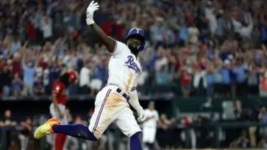 MLB: Con confusión incluida, Adolis García sacude el séptimo del año MLB: Con confusión incluida, Adolis García sacude el séptimo del año