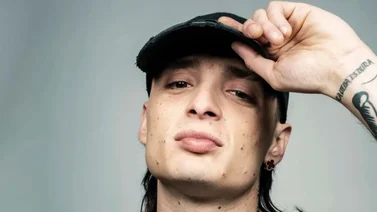 Las pruebas de que Peso Pluma se estaría comiendo a esta famosa cantante (+Videos)