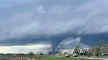 ¡Devastador! Tornado causa daños graves en los suburbios de Nebraska 