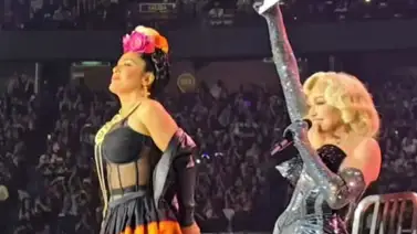 ¡Viva México! Salma Hayek cierra con broche de oro el concierto de Madonna (+Video) ¡Viva México! Salma Hayek cierra con broche de oro el concierto de Madonna (+Video)