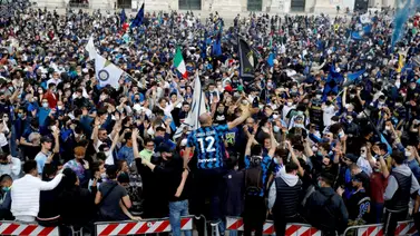 ¡Ataque directo! El Inter se acuerda del Milan en la celebración del Scudetto (+Video) ¡Ataque directo! El Inter se acuerda del Milan en la celebración del Scudetto (+Video)