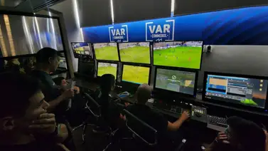 ¡Escándalo mundial! Árbitro de VAR es encontrado apostando en pleno juego ¡Escándalo mundial! Árbitro de VAR es encontrado apostando en pleno juego