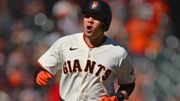 MLB: Wilmer Flores iguala al inmortal Willy Mays (+Video)