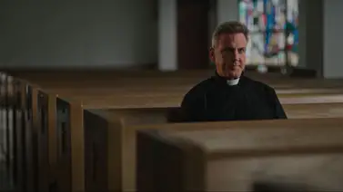 Carlos Ponce se convierte en cura ¡Cómo! Carlos Ponce se convierte en cura ¡Cómo!