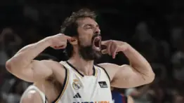 Liga Endesa: Mira la plegaria que encestó Sergio Lull en el último parcial ante el Barcelona (+Video)