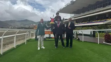 Una meta alcanzada para este aprendiz que celebra su primera victoria en La Rinconada Una meta alcanzada para este aprendiz que celebra su primera victoria en La Rinconada