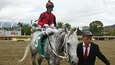 Jhonathan Aray ha tomado el control del liderato en el primer meeting de jinetes de La Rinconada