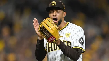 MLB: ¿Es Robert Suárez el relevista más dominante del beisbol?