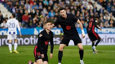 El Barcelona gana sin luces y se aleja del Real Madrid en la cima de LaLiga (Resumen) El Barcelona gana sin luces y se aleja del Real Madrid en la cima de LaLiga (Resumen)