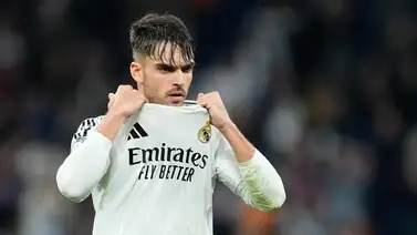 Asencio reacciona a los gritos de "muerte" durante el partido Asencio reacciona a los gritos de "muerte" durante el partido