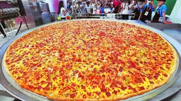 Esta ciudad rompe Récord Guinness de la pizza más grande de la historia