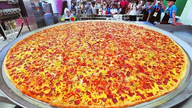 Esta ciudad rompe Récord Guinness de la pizza más grande de la historia