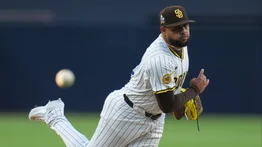 MLB: Randy Vásquez único latino en el top 10 de mejor efectividad del 2025