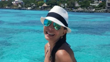 Viviana Gibelli factura "vendiendo" pulseras en la Isla de Margarita (+Video)