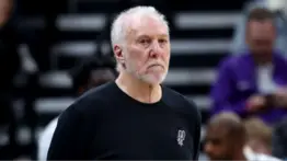 NBA: ¡De mal en peor! Gregg Popovich sufrió episodio médico en San Antonio