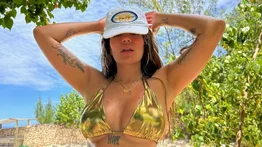 Karol G vuelve a Instagram con estas ardientes fotografías 