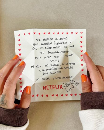 Karol G vuelve a Instagram con estas ardientes fotografías - Karol G vuelve a Instagram con estas ardientes fotografías
