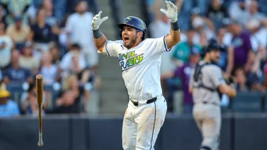 MLB: Jonathan Aranda se puso la capa de héroe por los Rays (+Video)