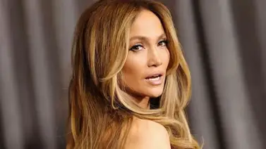 Sin lencería ni escote, Jennifer López luce recatada durante su presentación en Arabia Saudita Sin lencería ni escote, Jennifer López luce recatada durante su presentación en Arabia Saudita