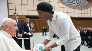 ¡Emotivo! Ronaldinho recordó momento con el papa Francisco ¡Emotivo! Ronaldinho recordó momento con el papa Francisco