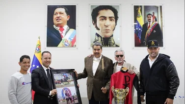 Presidente Nicolás Maduro Moros recibe a los ganadores del Clásico Presidente de La República (GI)  