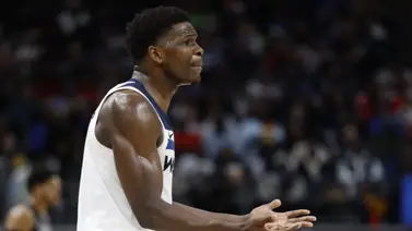 NBA: Anthony Edwards duramente sancionado por insultar a fanáticos (+video) NBA: Anthony Edwards duramente sancionado por insultar a fanáticos (+video)