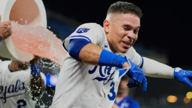 MLB: ¡Héroe! Freddy Fermín manda a dormir a los Rockies con tablazo de oro (+video)