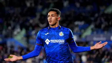 El incómodo momento que vivió un jugador del Getafe tras finalizar el partido ante el Real Madrid El incómodo momento que vivió un jugador del Getafe tras finalizar el partido ante el Real Madrid