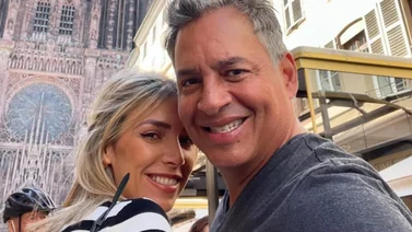 Pareja de Daniel Sarcos brilla con sensual vestido transparente en Billboard Mujeres Latinas