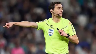 La cara más humana del arbitraje: De Burgos se emociona al hablar de la presión antes del Clásico de Copa La cara más humana del arbitraje: De Burgos se emociona al hablar de la presión antes del Clásico de Copa