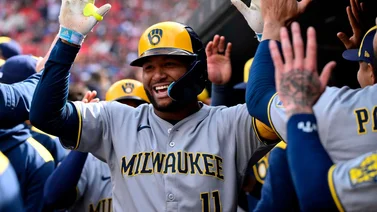 MLB: Jackson Chourio se la vio a Cardenales y completó esta cifra redonda de remolcadas