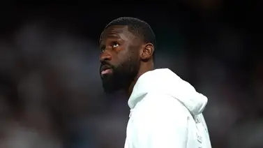 Antonio Rüdiger pide perdón al árbitro tras su reacción en la final de la Copa del Rey Antonio Rüdiger pide perdón al árbitro tras su reacción en la final de la Copa del Rey