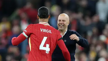 Arne Slot y Dijk hacen historia en Liverpool tras conquistar el campeonato Arne Slot y Dijk hacen historia en Liverpool tras conquistar el campeonato