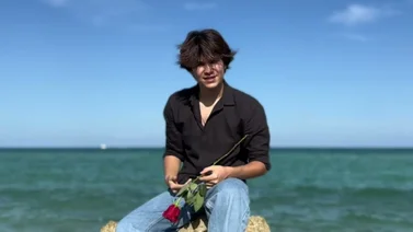 Simón presenta "Roses", un tema inspirado en una historia personal 