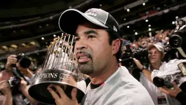 MLB: ¡Se unió a la tendencia! Ozzie Guillén ya viste el uniforme City Connect de Chicago (+Foto) MLB: ¡Se unió a la tendencia! Ozzie Guillén ya viste el uniforme City Connect de Chicago (+Foto)