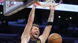 Luka Doncic firma un marzo histórico: Supera la huella de Anthony Davis en Dallas en solo 31 días