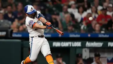 MLB: José Altuve hace historia entre los latinos con magnífica noche ante Boston MLB: José Altuve hace historia entre los latinos con magnífica noche ante Boston