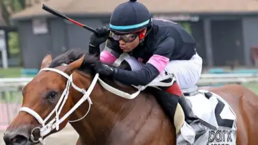 Eliseo Ruiz vence el miedo y habla sobre la conducción de Bailout Billy el martes en Parx Racing Eliseo Ruiz vence el miedo y habla sobre la conducción de Bailout Billy el martes en Parx Racing