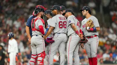 MLB: Insólito error que comete el umpire en el juego Medias Rojas-Astros MLB: Insólito error que comete el umpire en el juego Medias Rojas-Astros